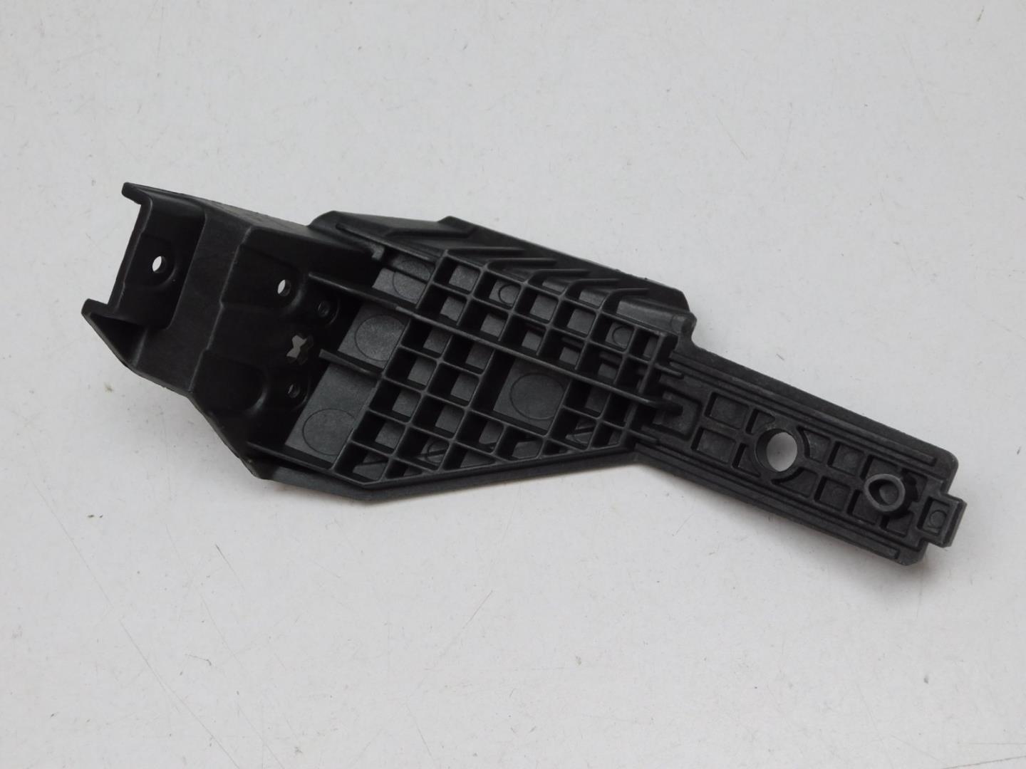 Крепеж фары