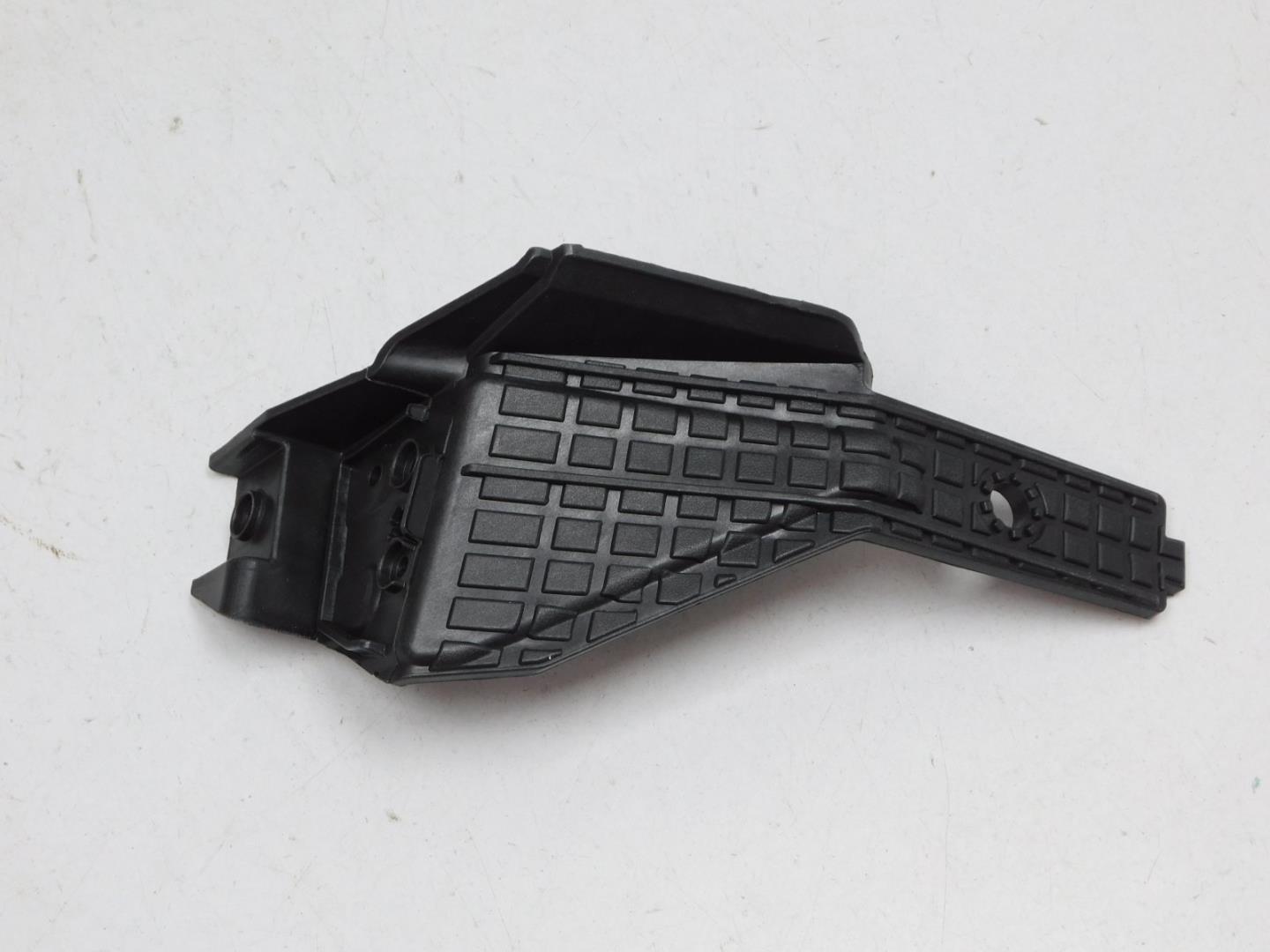 Крепеж фары