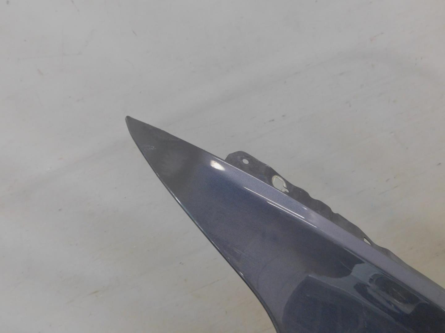 Крыло переднее левое