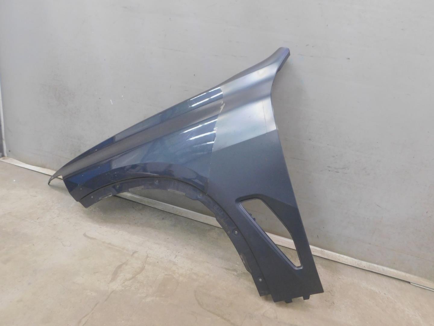 Крыло переднее левое