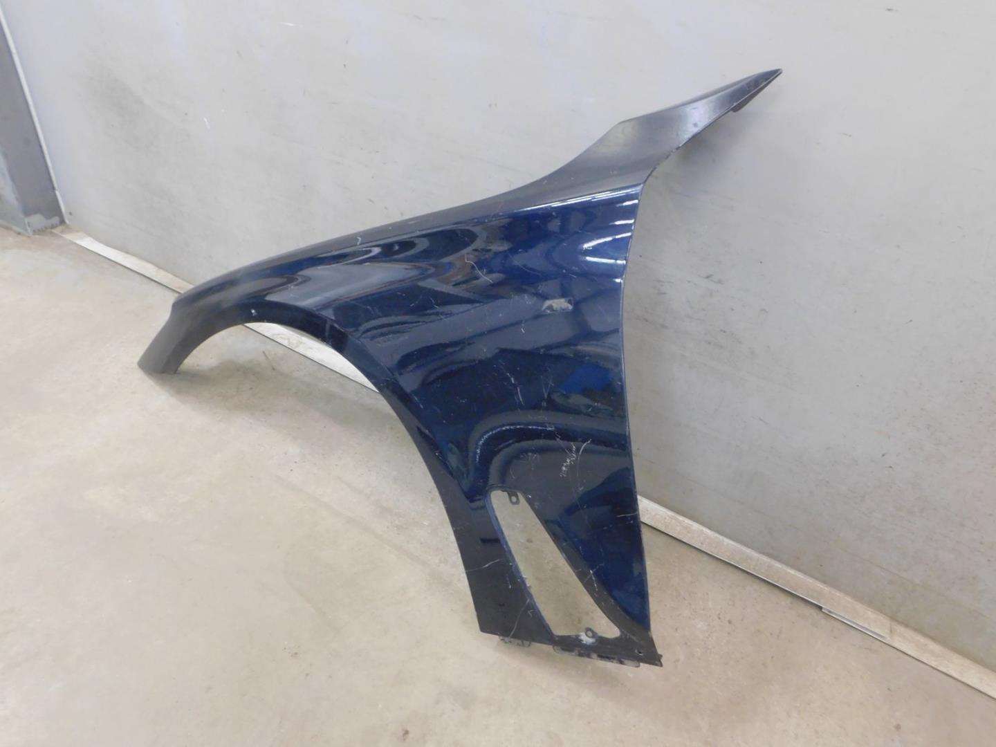 Крыло переднее левое