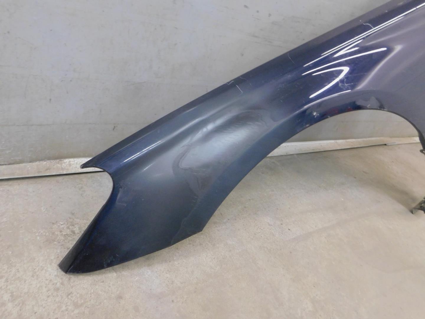 Крыло переднее левое