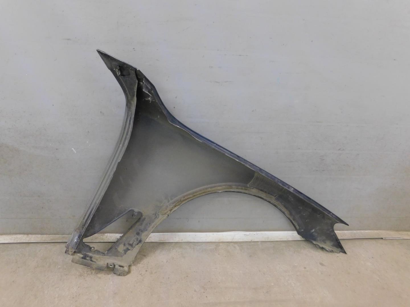 Крыло переднее левое