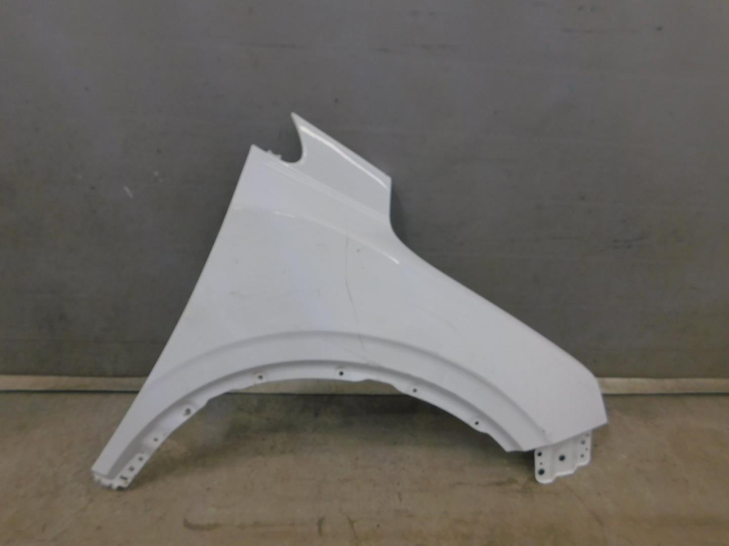 Крыло переднее правое