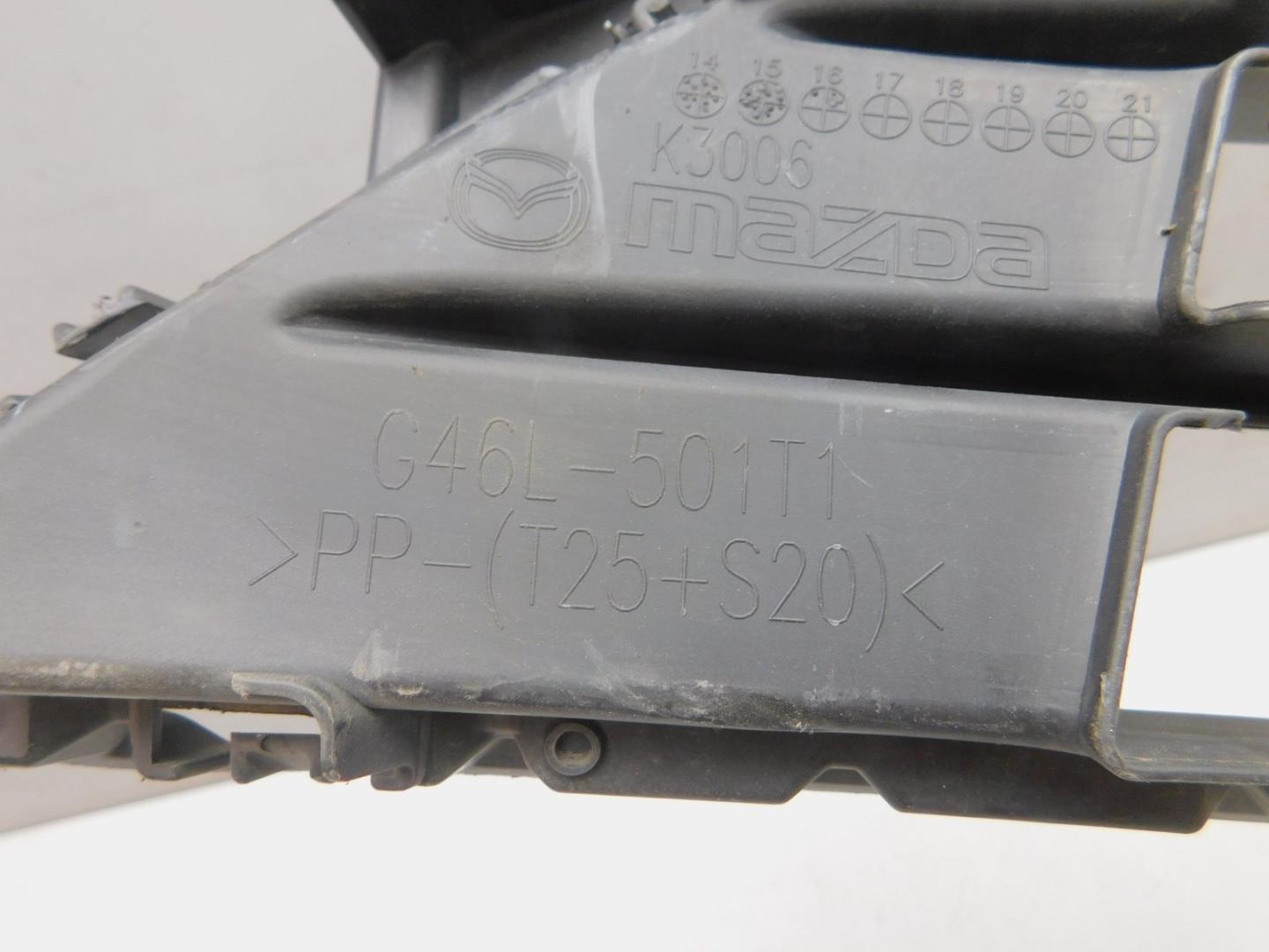 Решетка в бампер центральная