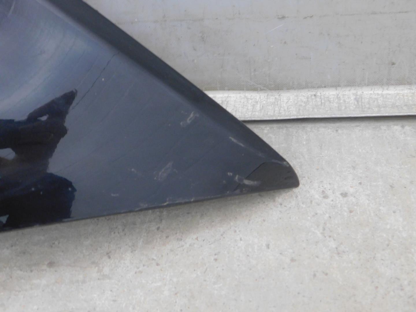 Крыло переднее правое