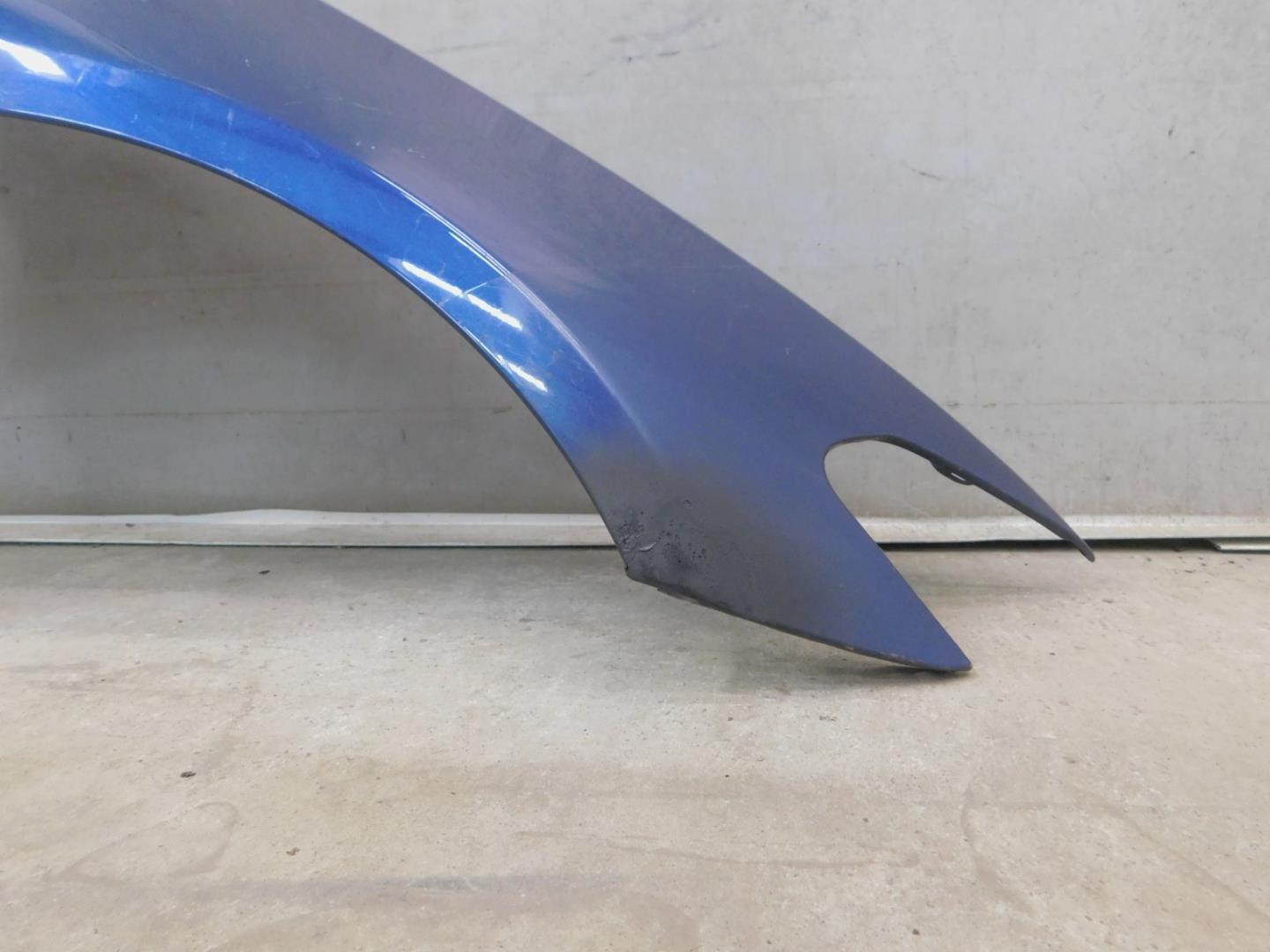 Крыло переднее правое