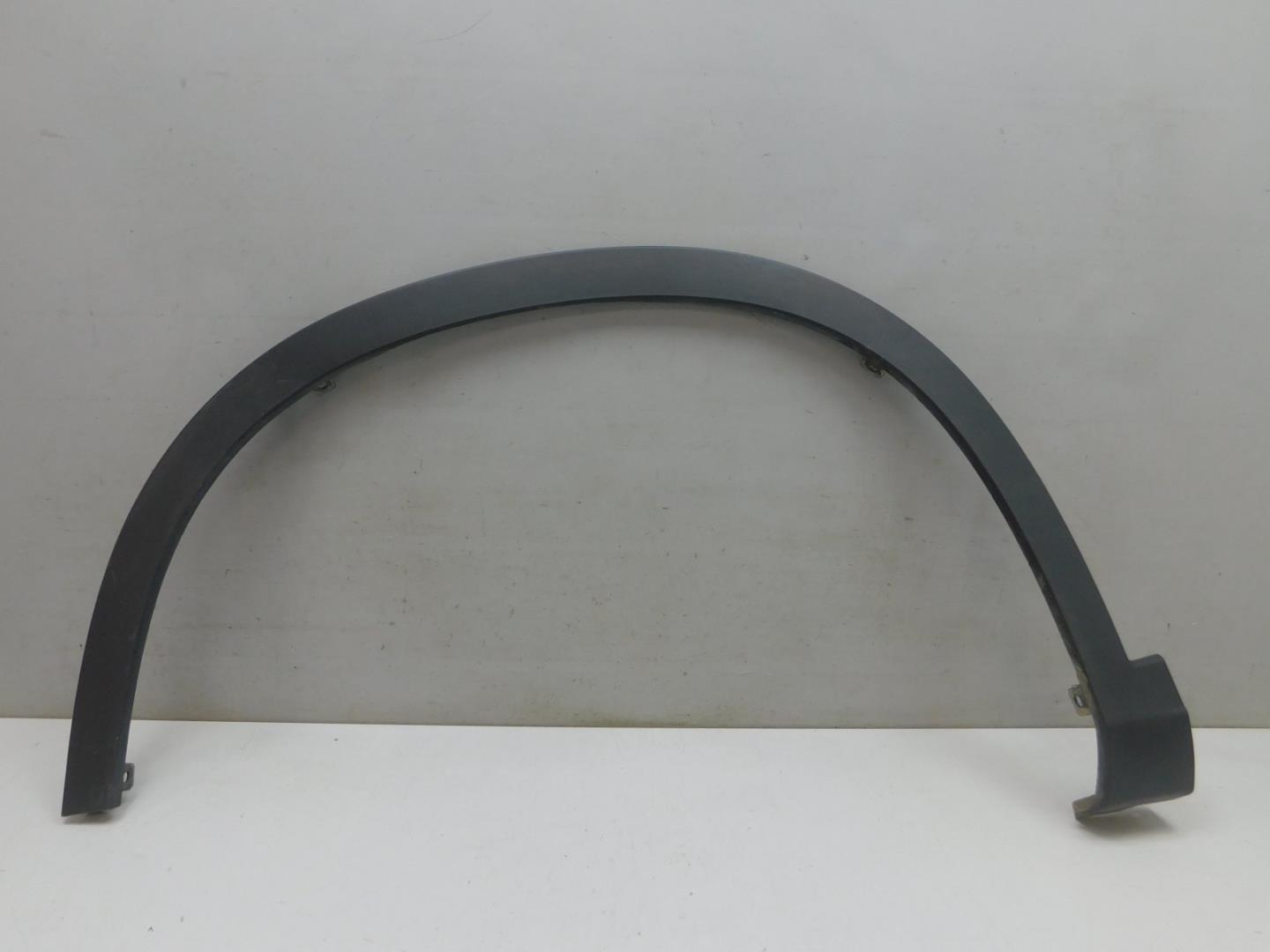 Накладка переднего крыла левого