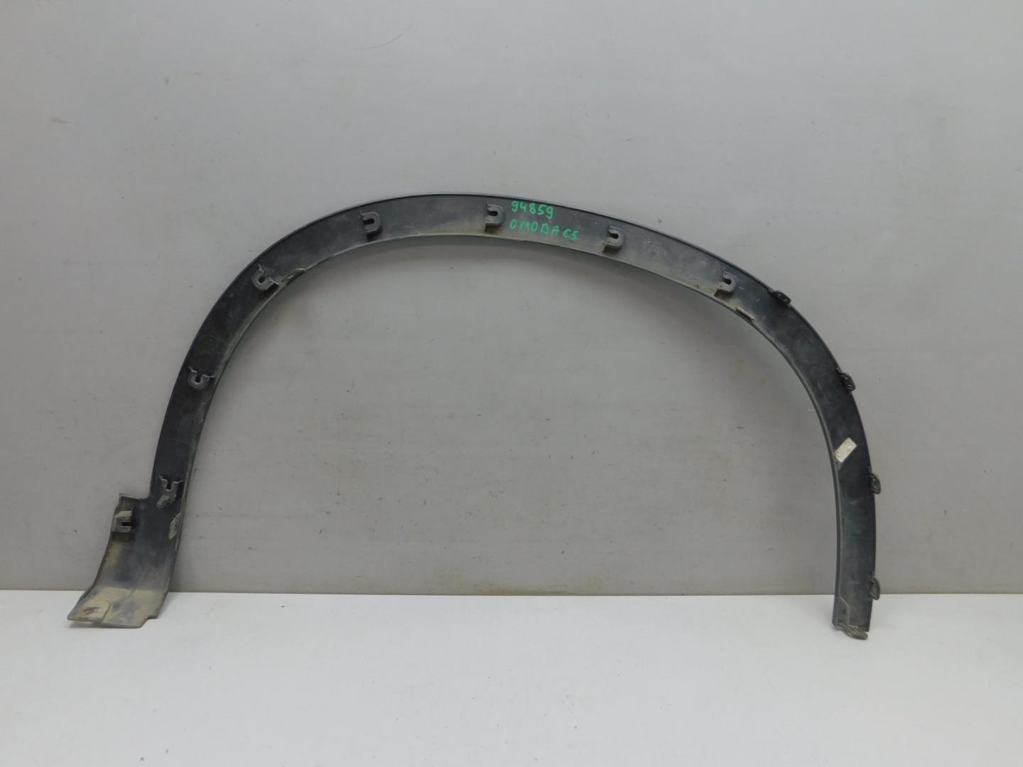 Накладка переднего крыла левого