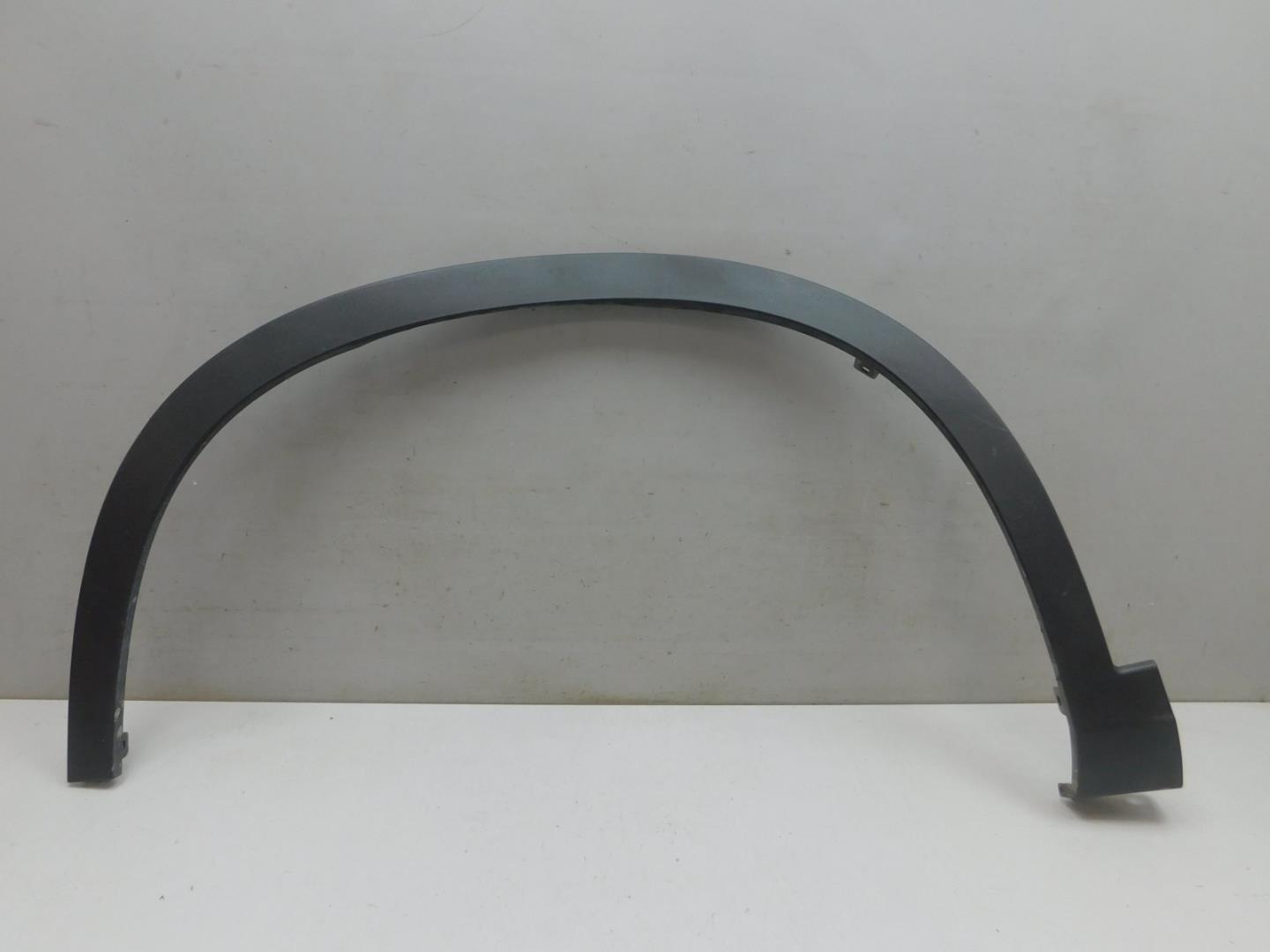 Накладка переднего крыла левого