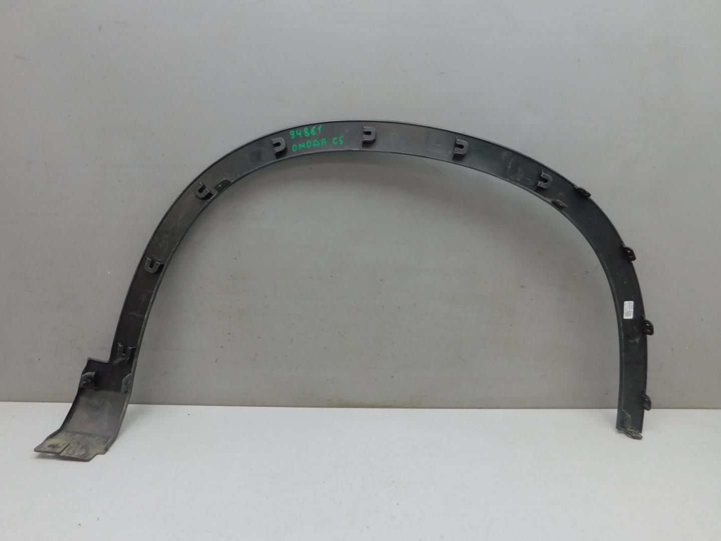 Накладка переднего крыла левого