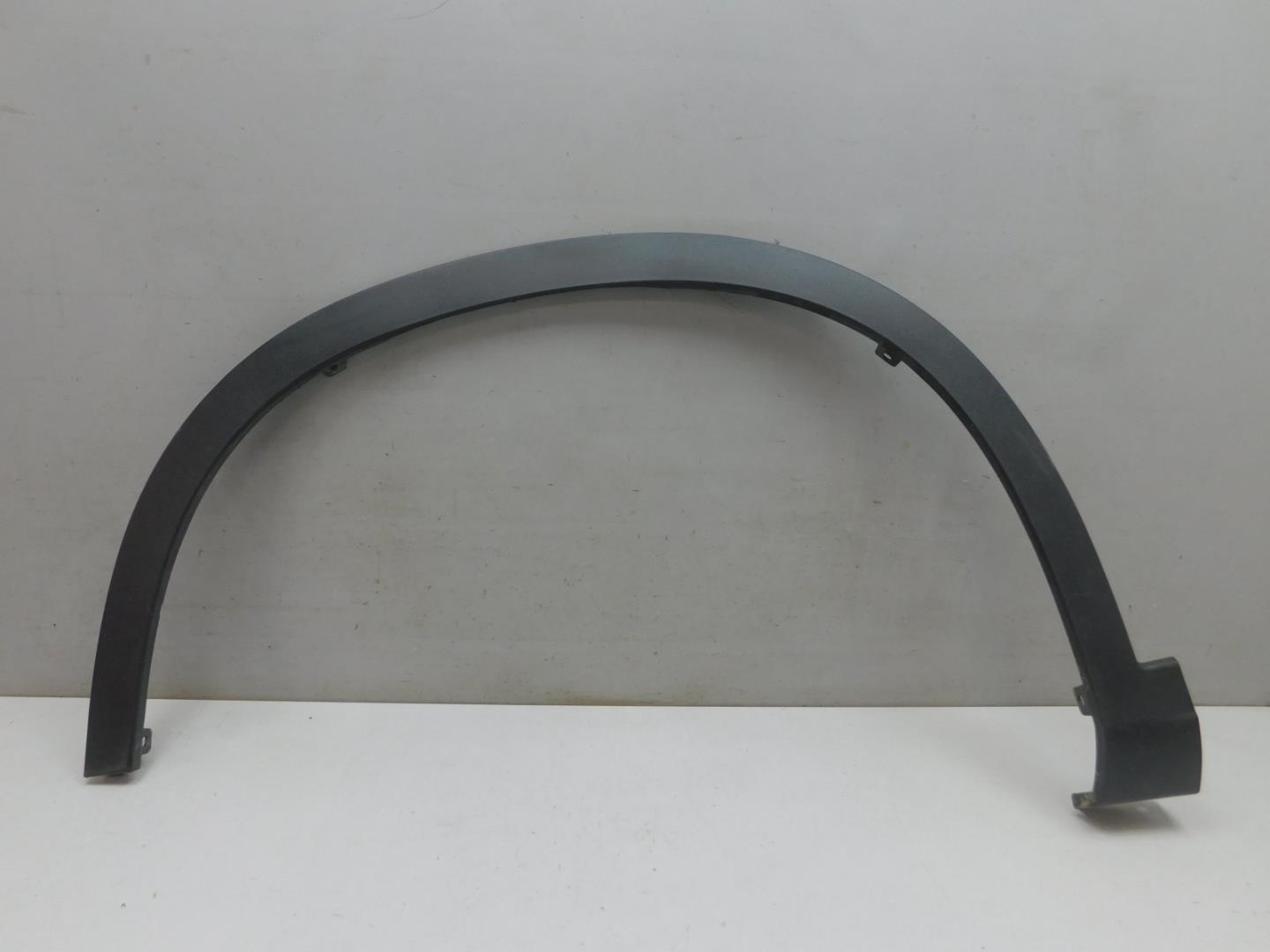 Накладка переднего крыла левого