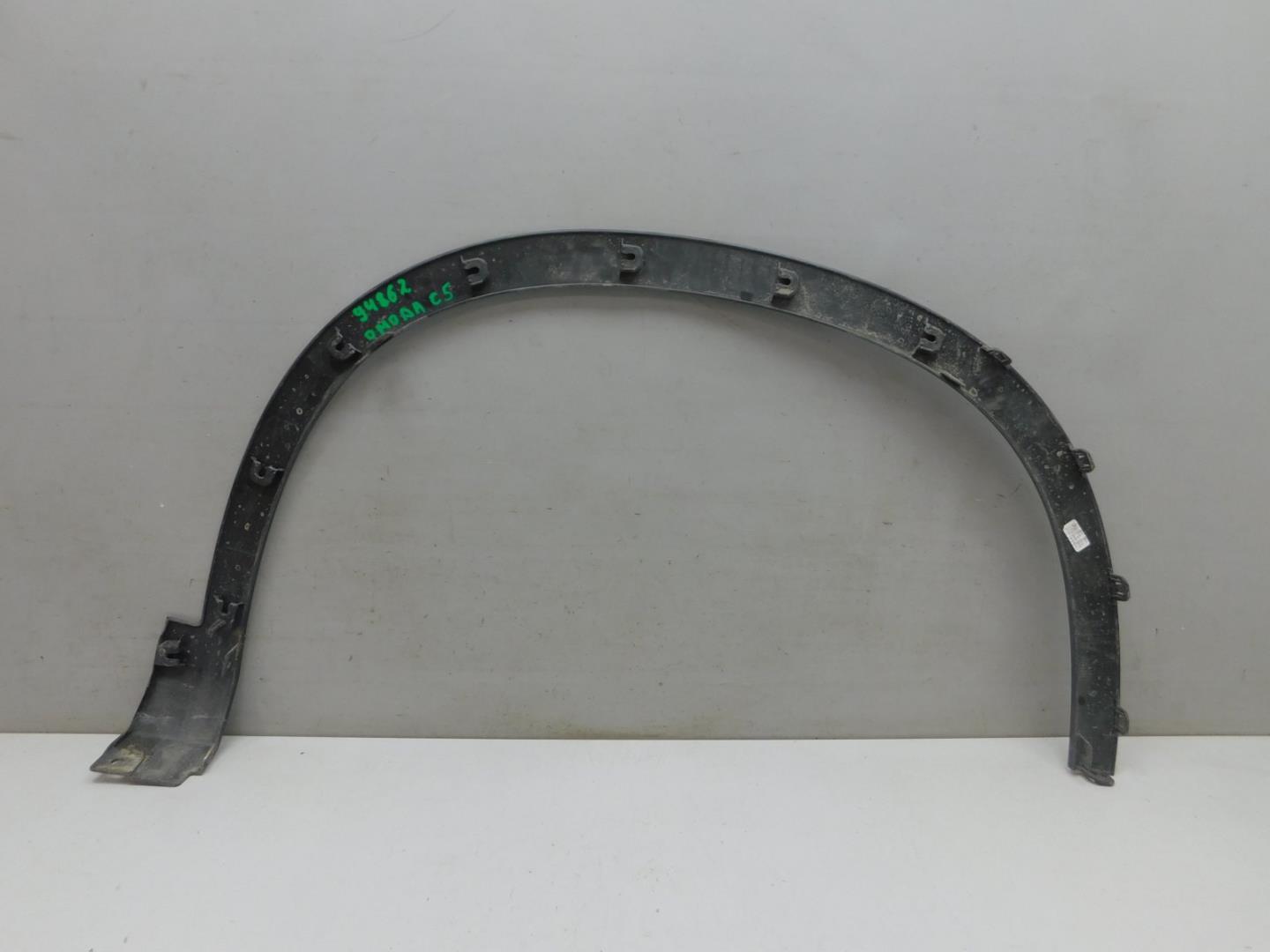 Накладка переднего крыла левого