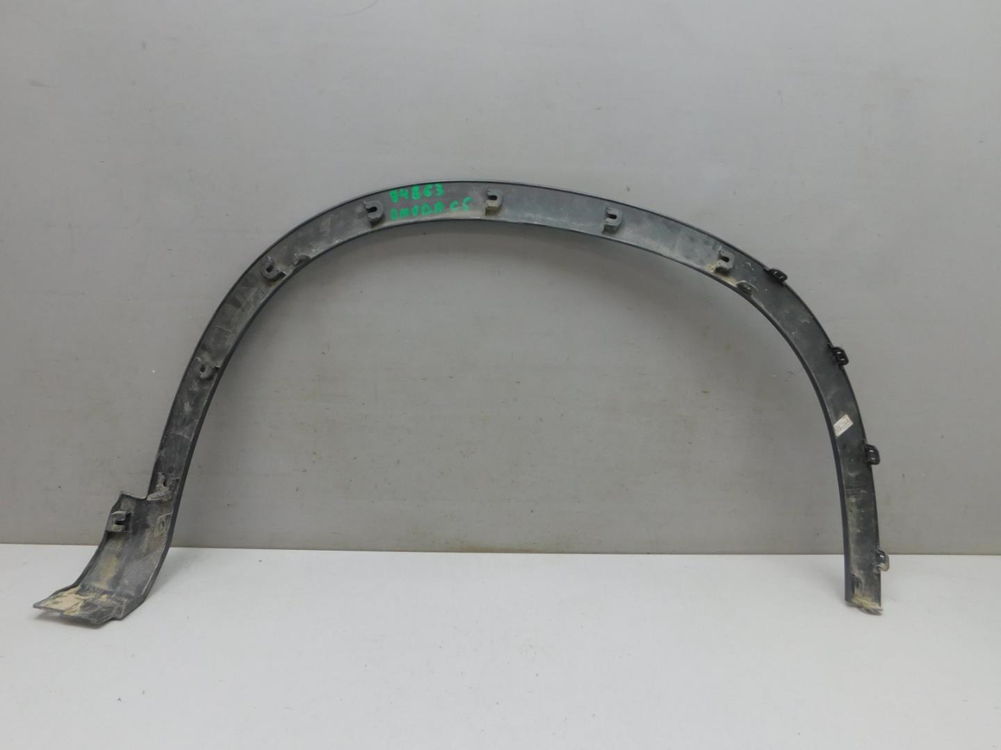 Накладка переднего крыла левого