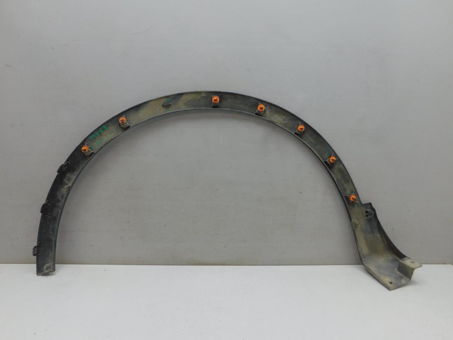 Накладка переднего крыла правого