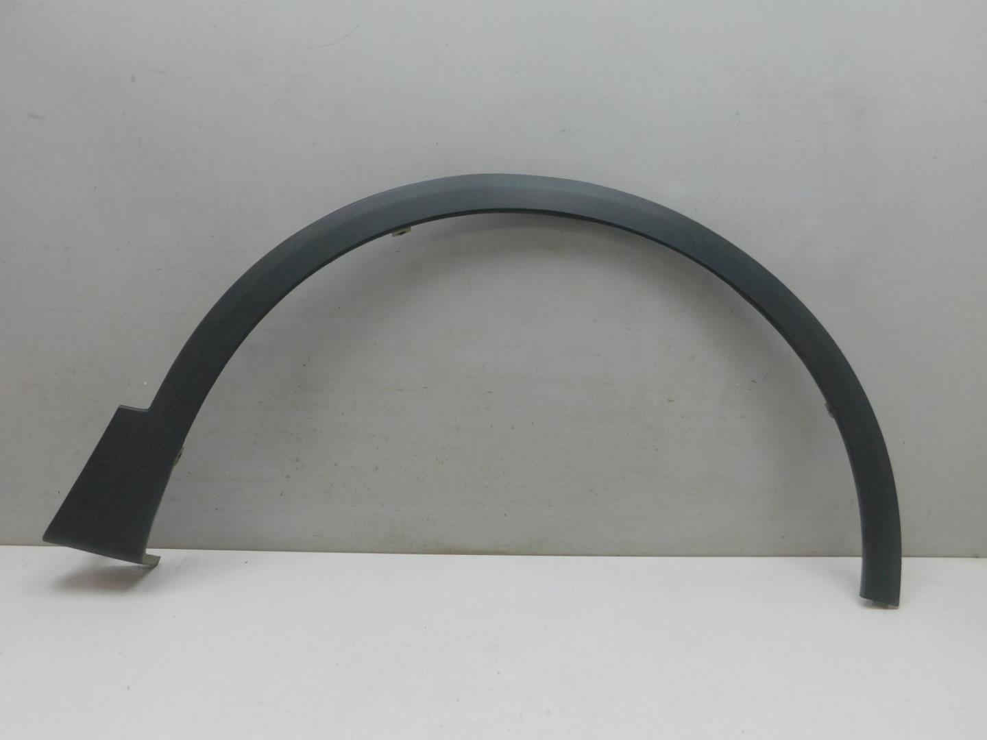 Накладка переднего крыла правого