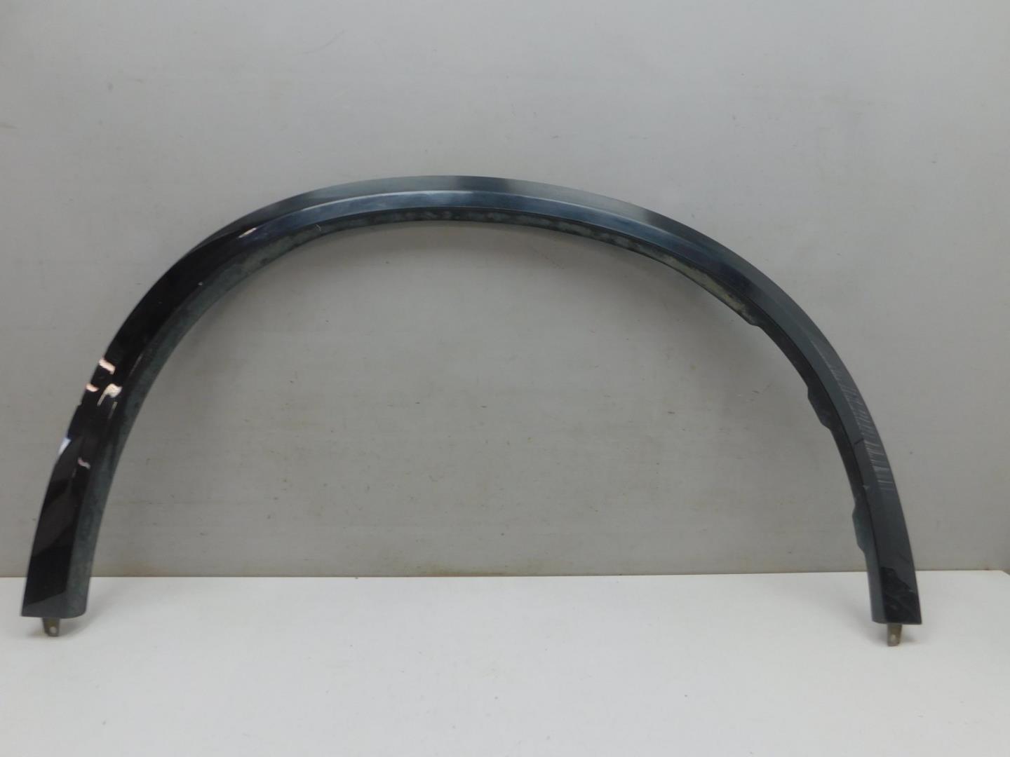 Накладка переднего крыла правого