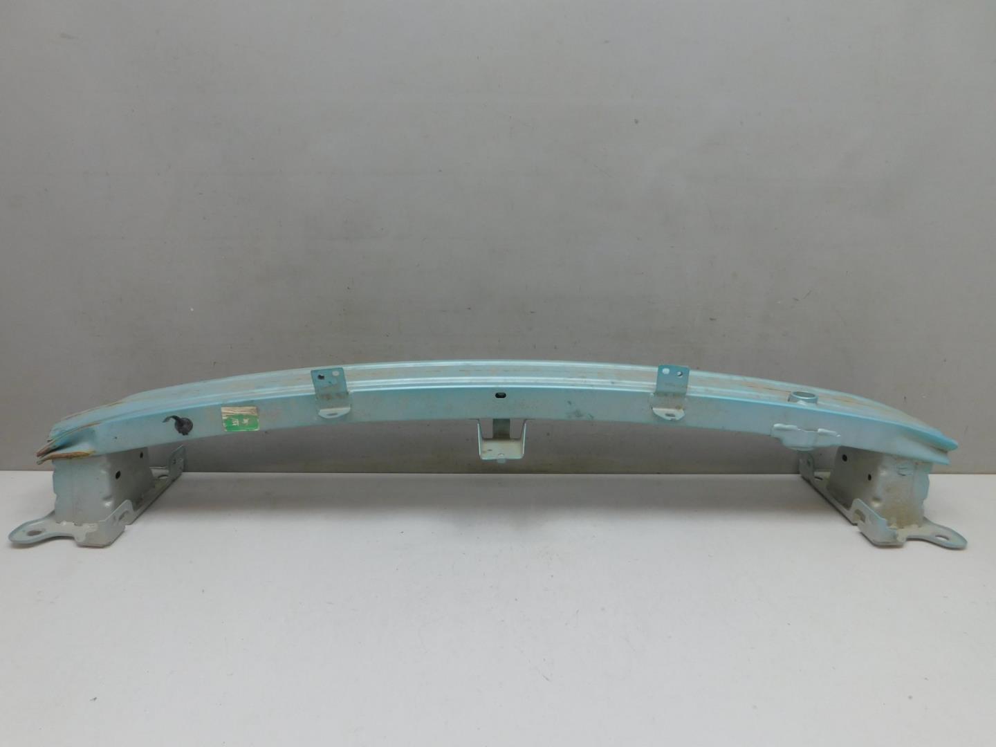 Усилитель переднего бампера