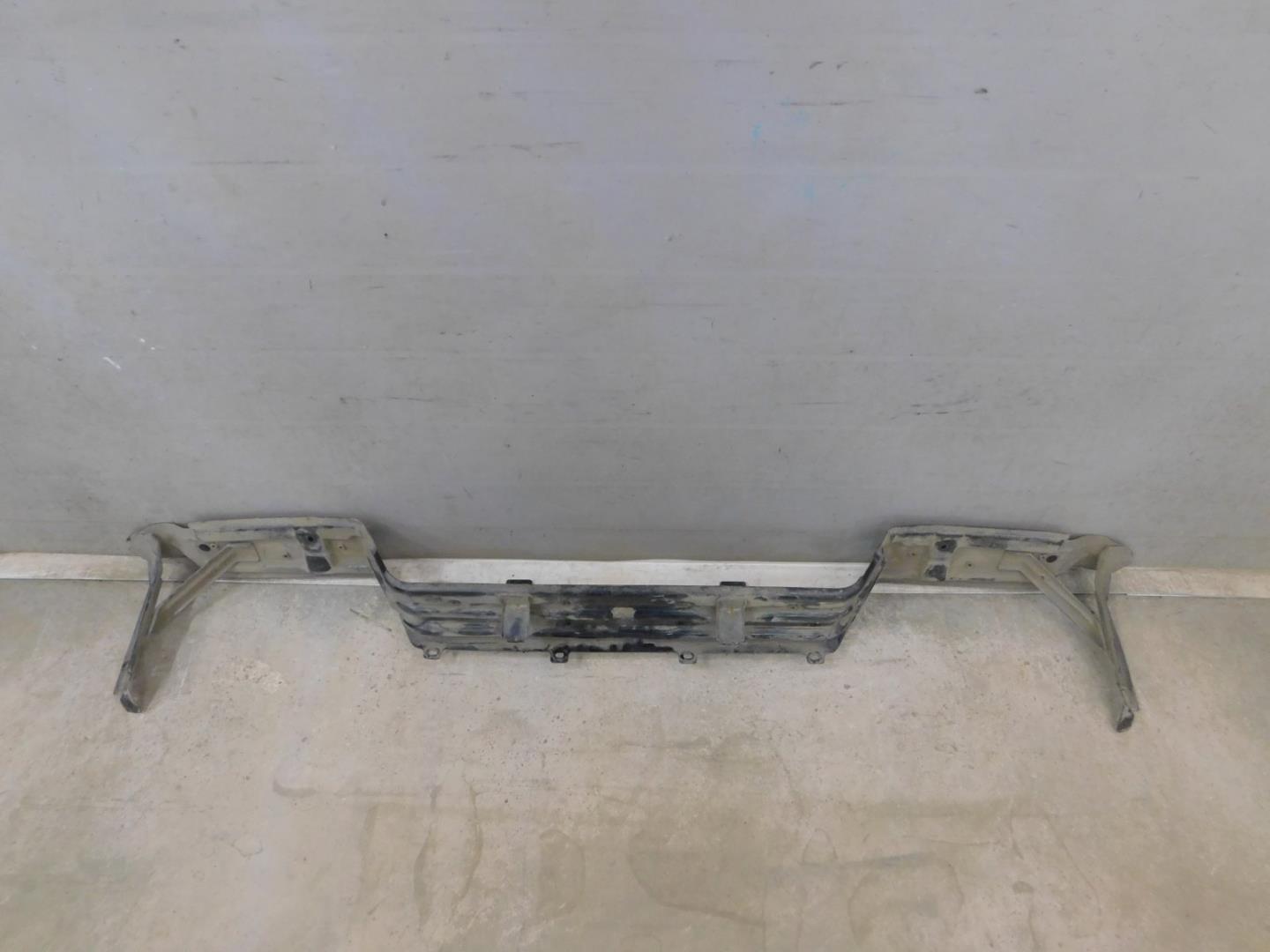 Усилитель заднего бампера