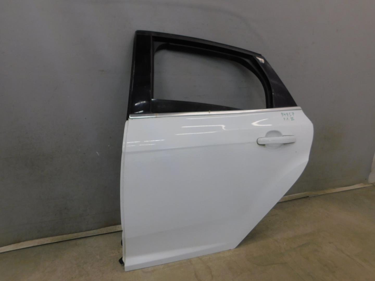 Дверь задняя левая