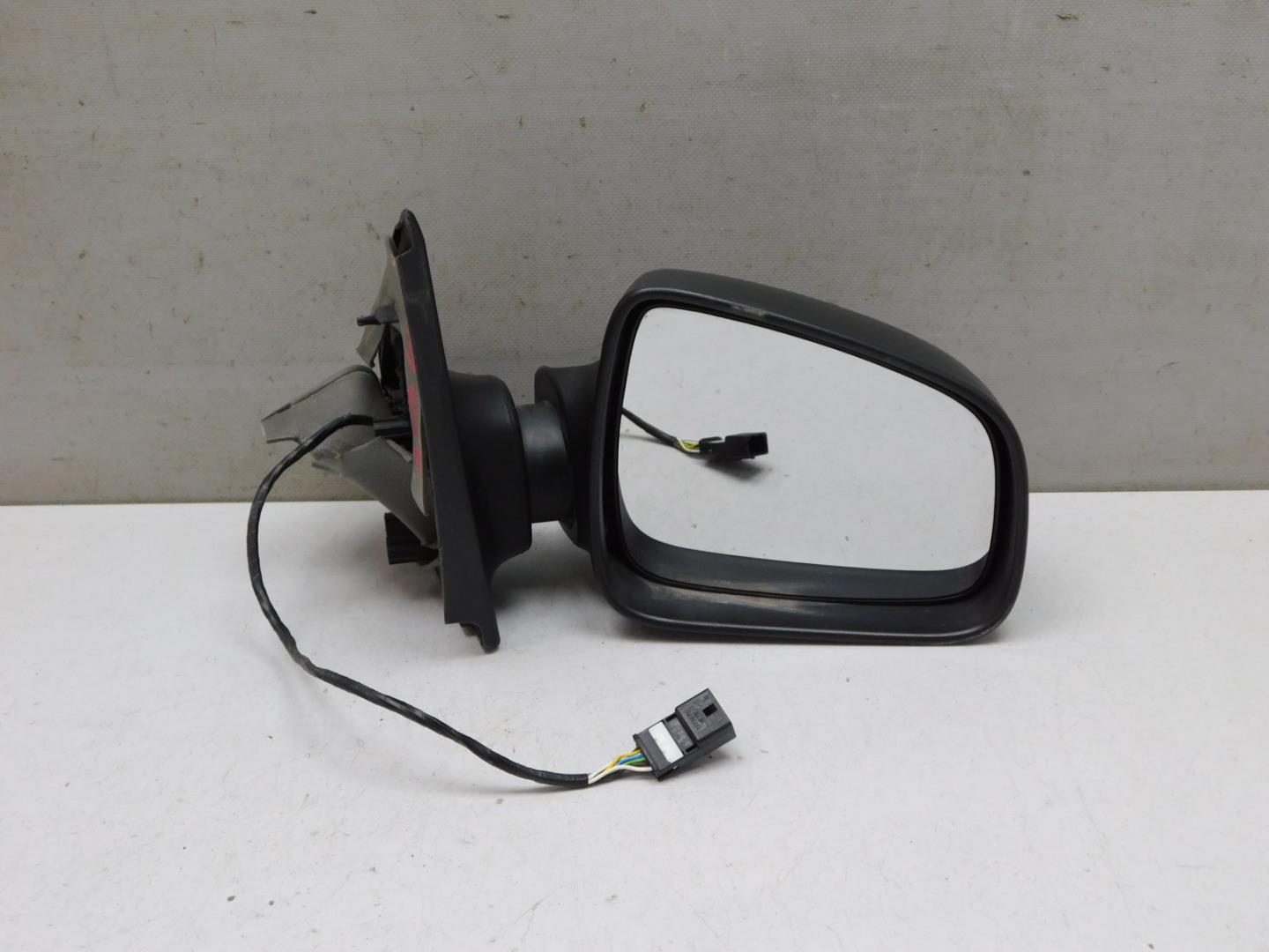 Зеркало правое электрическое