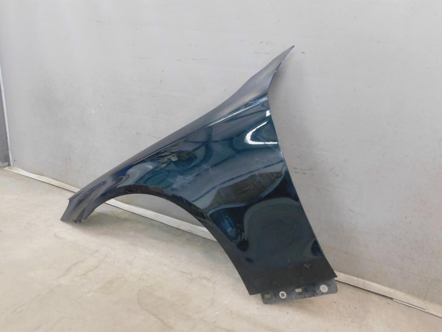 Крыло переднее левое