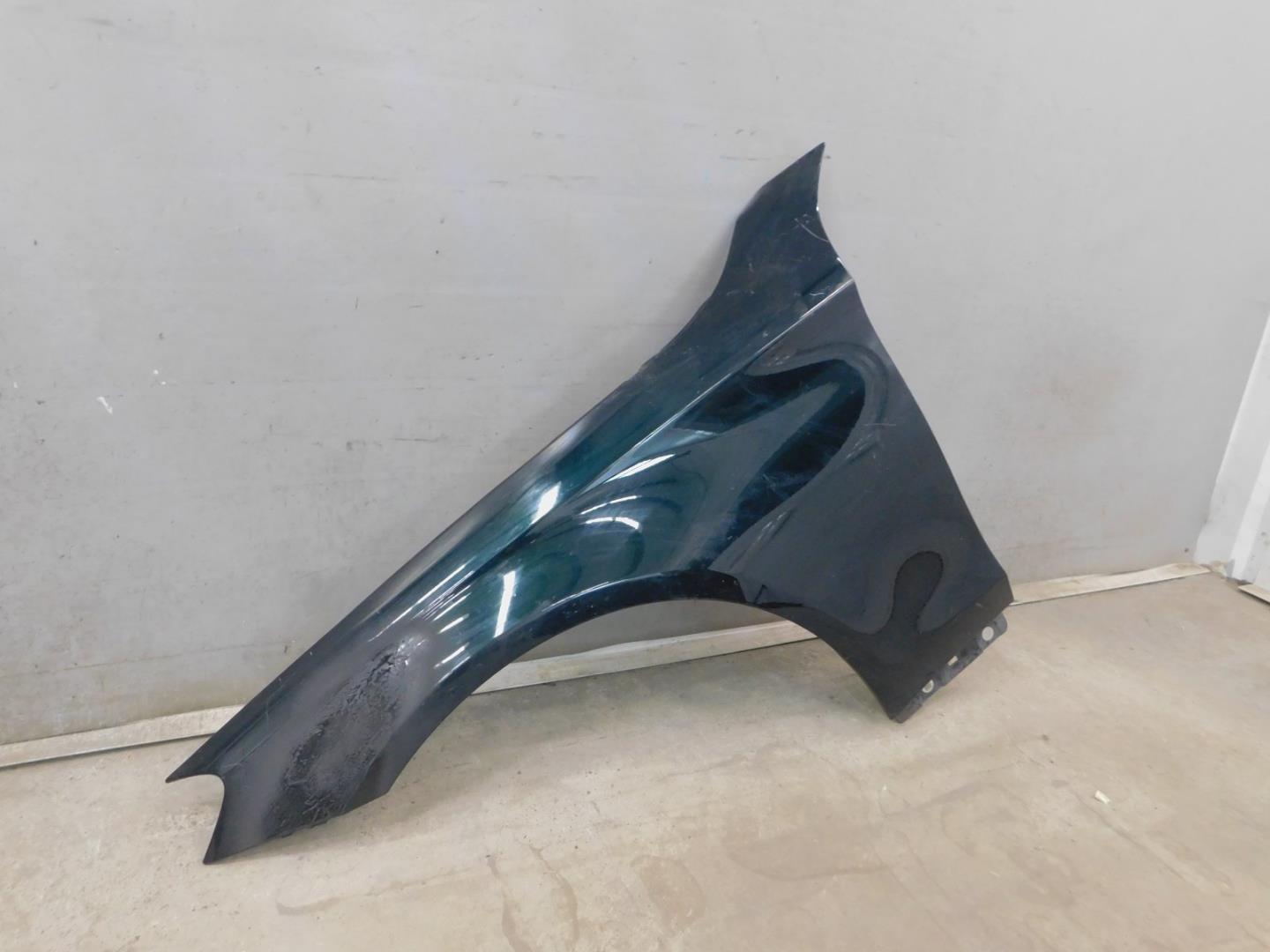 Крыло переднее левое