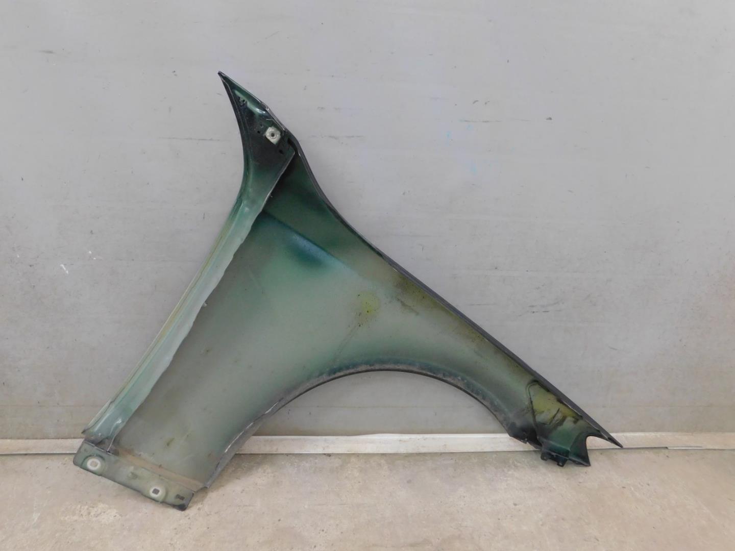 Крыло переднее левое