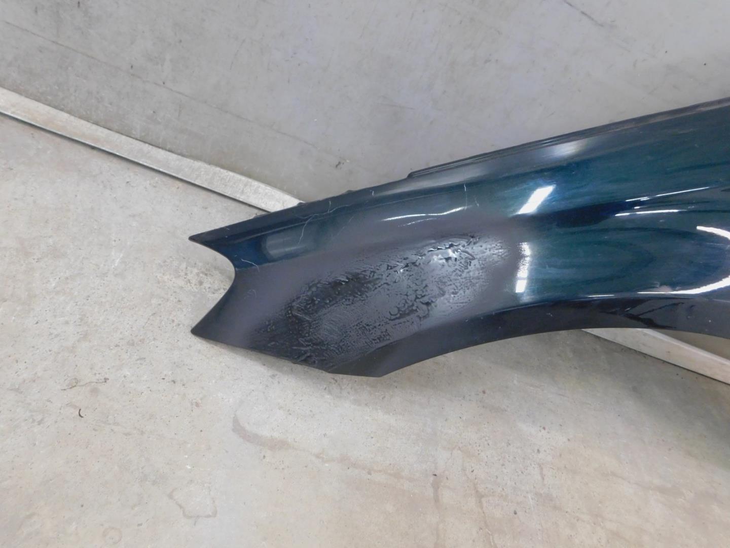 Крыло переднее левое