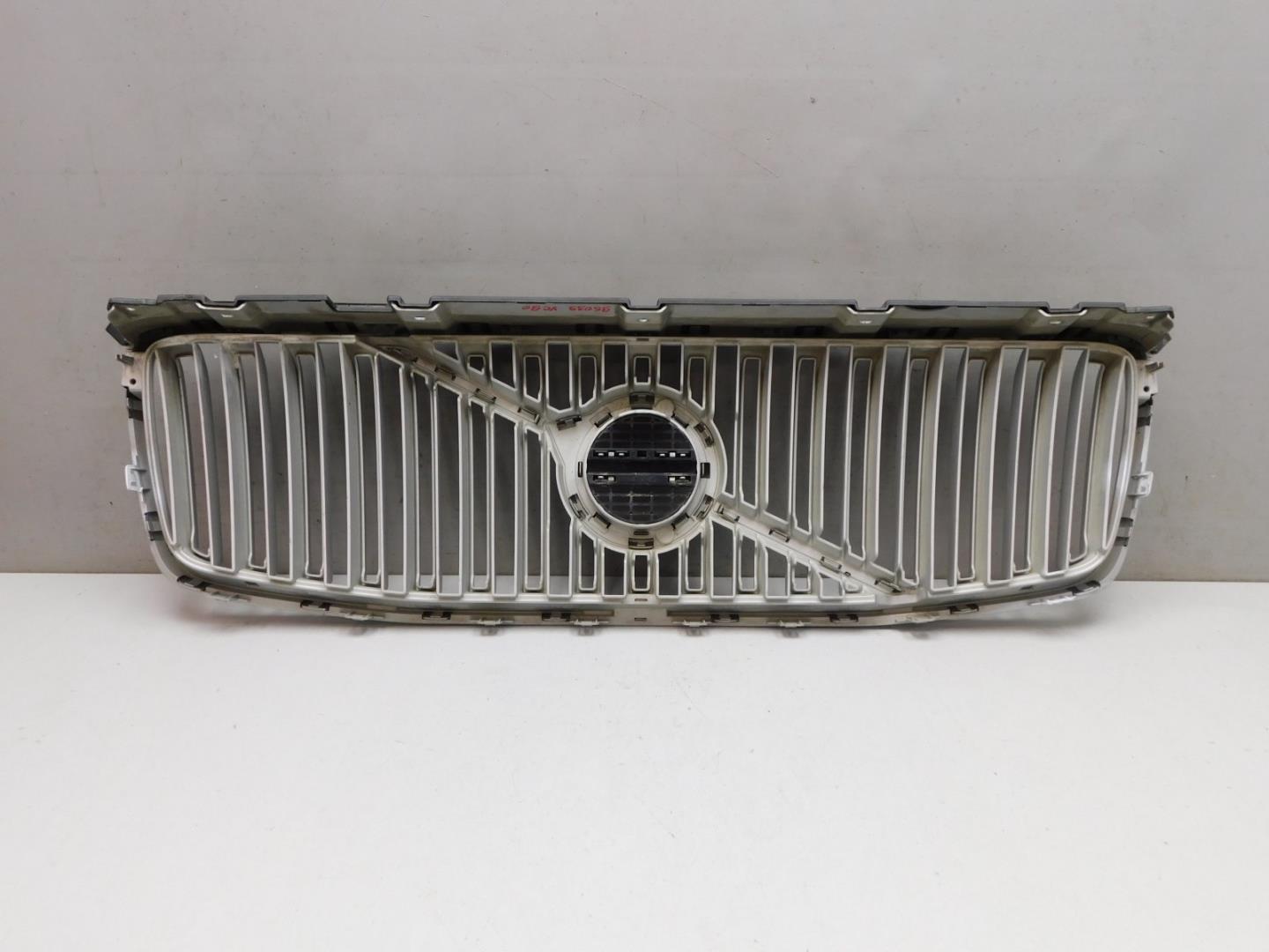 Решетка радиатора