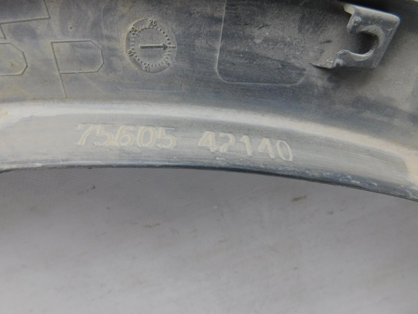 Накладка заднего крыла правого