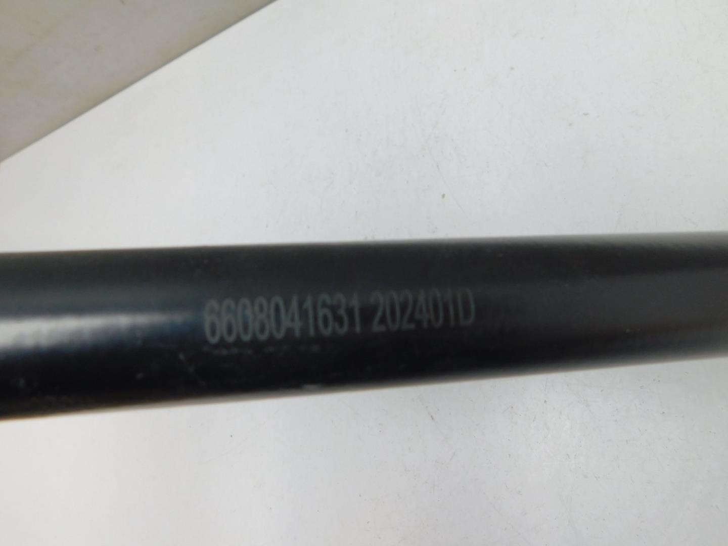 Полуось левая (привод)