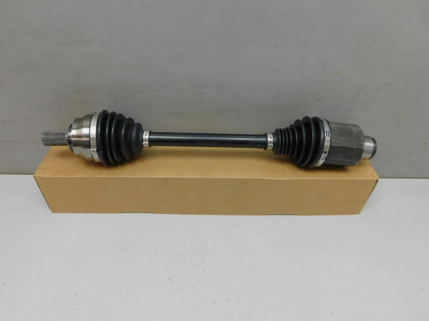 Полуось левая (привод)