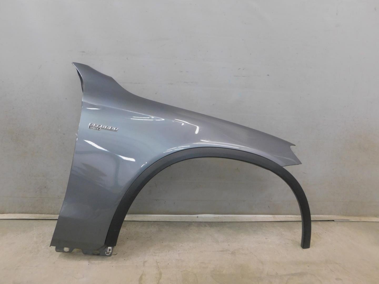 Крыло переднее правое