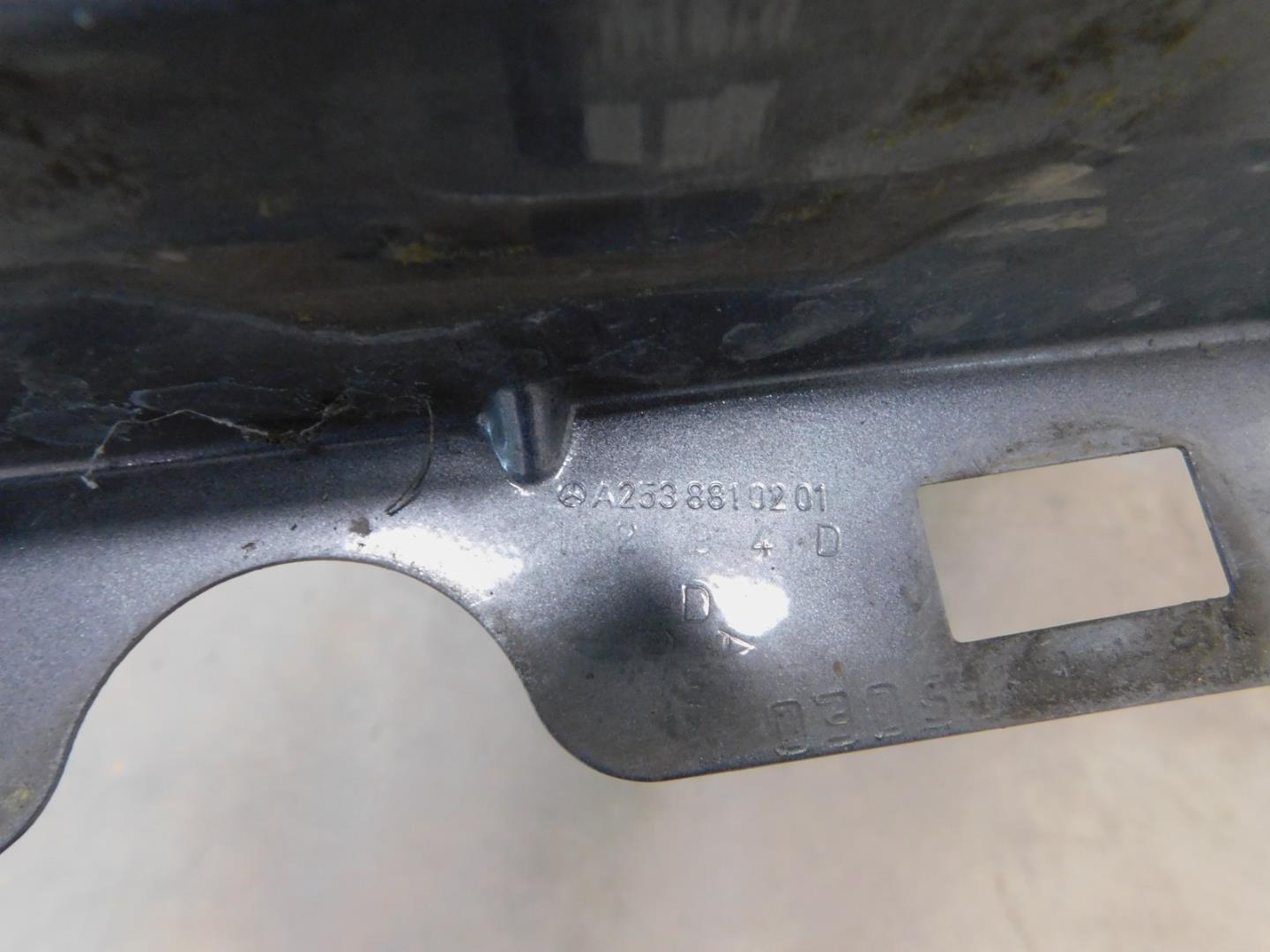 Крыло переднее правое