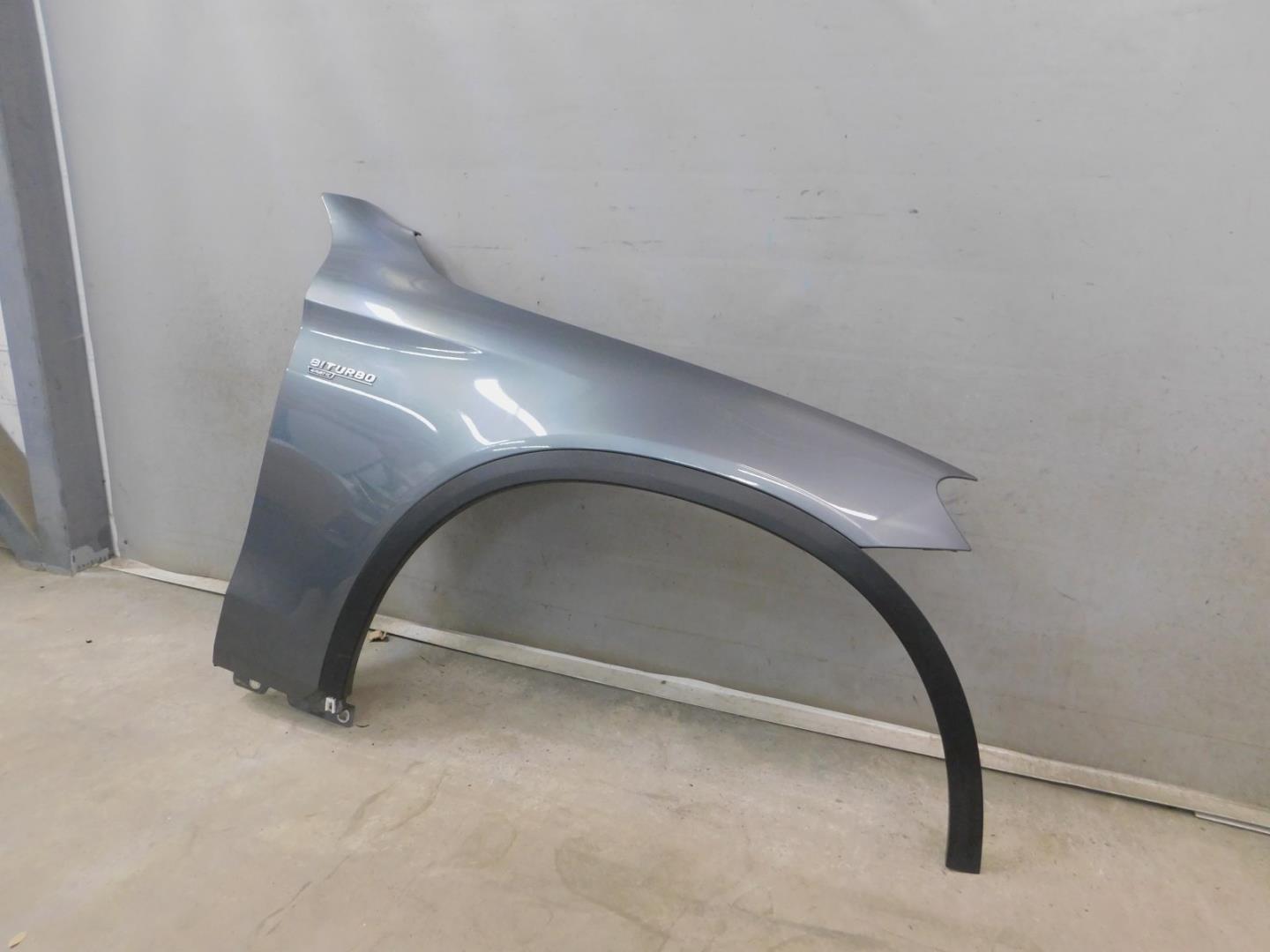 Крыло переднее правое