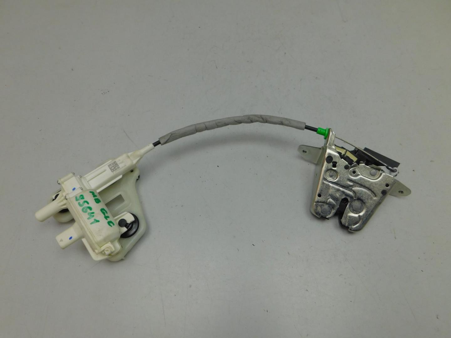 Замок багажника