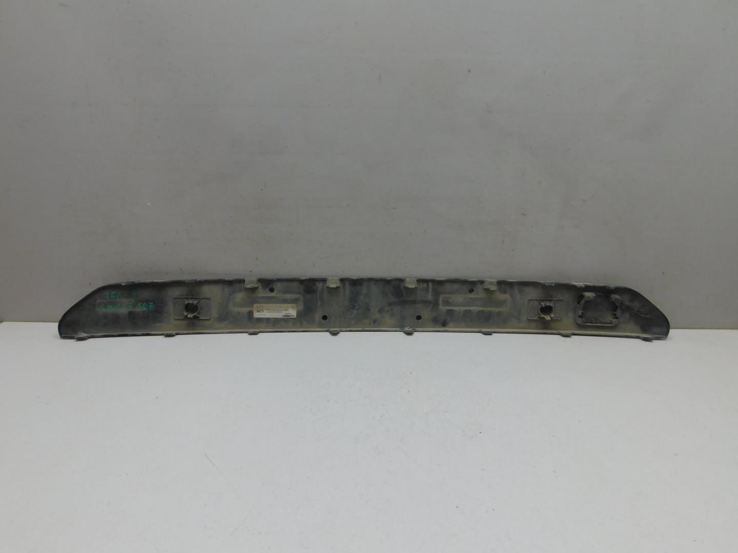 Накладка переднего бампера