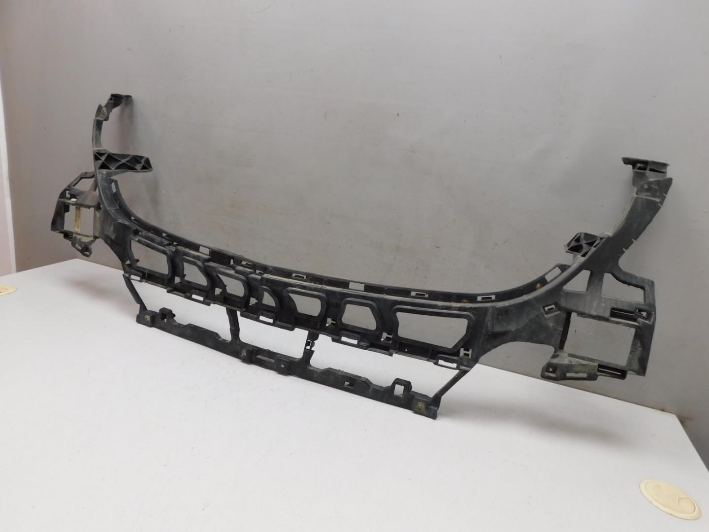 Кронштейн переднего бампера