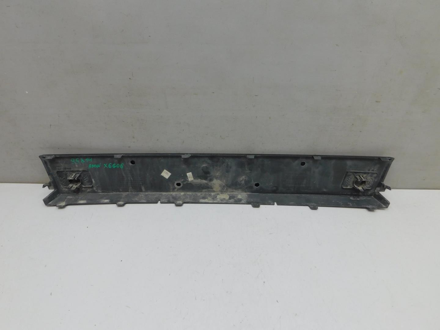 Накладка переднего бампера