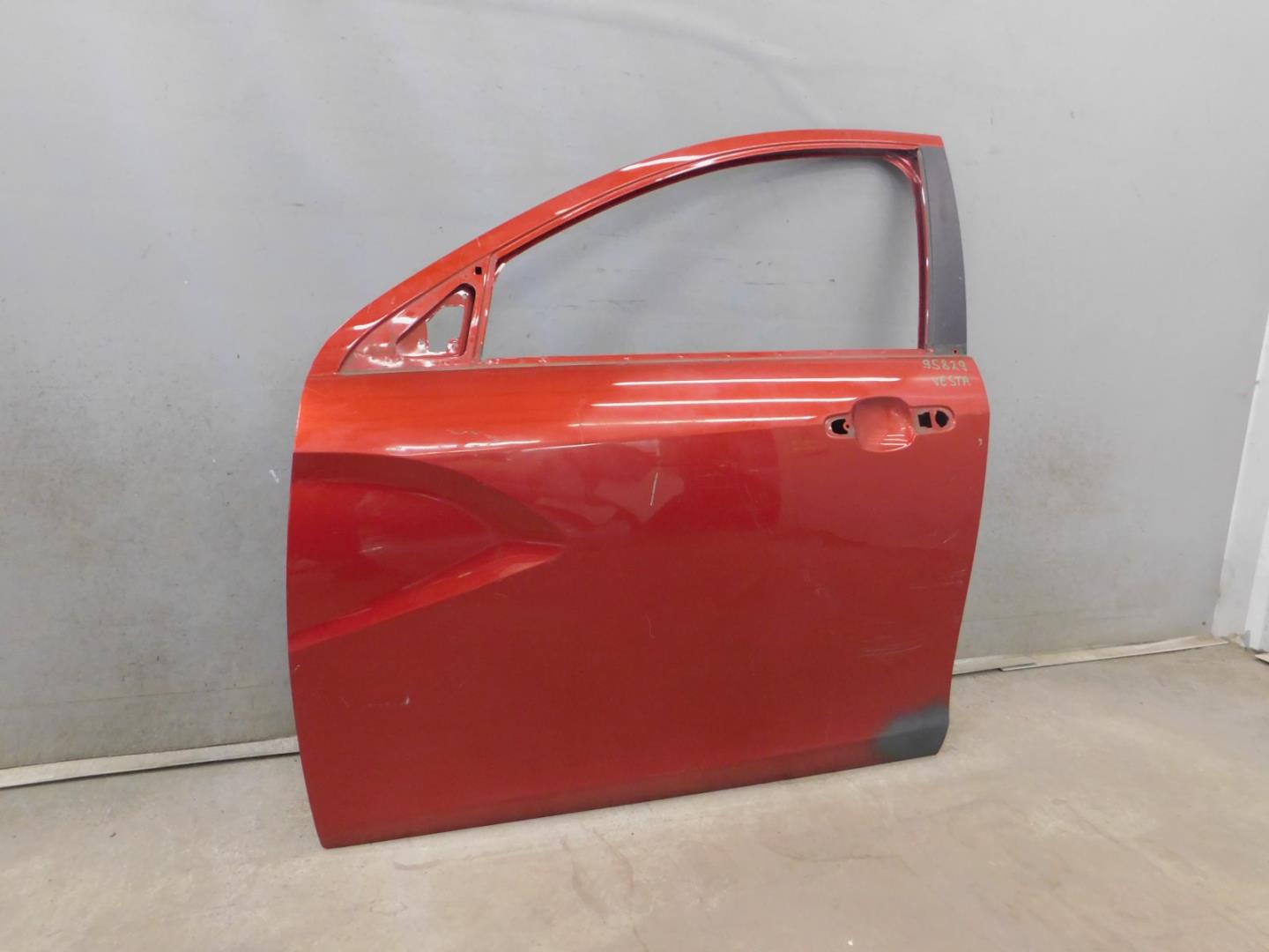 Дверь передняя левая