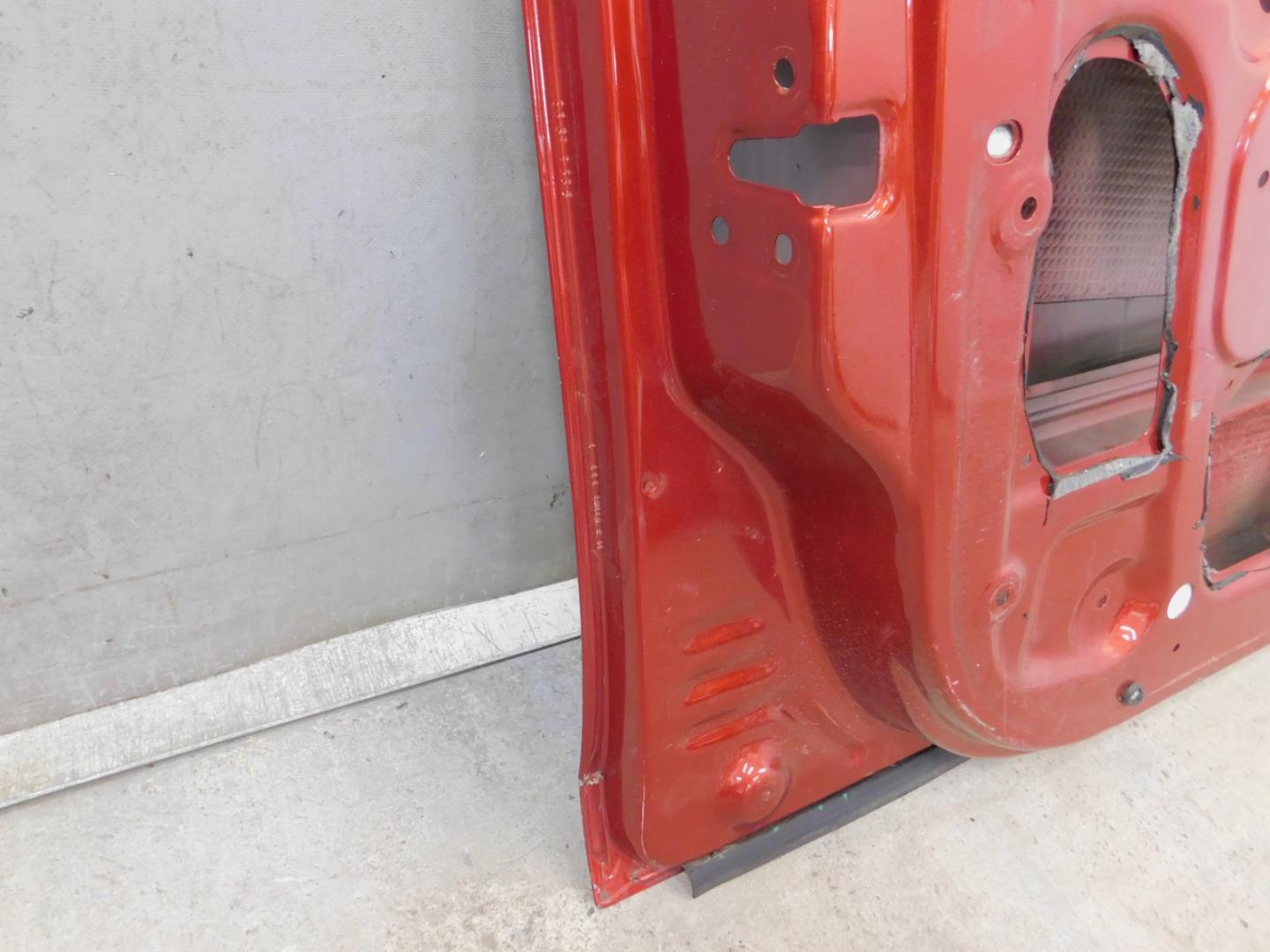 Дверь передняя левая