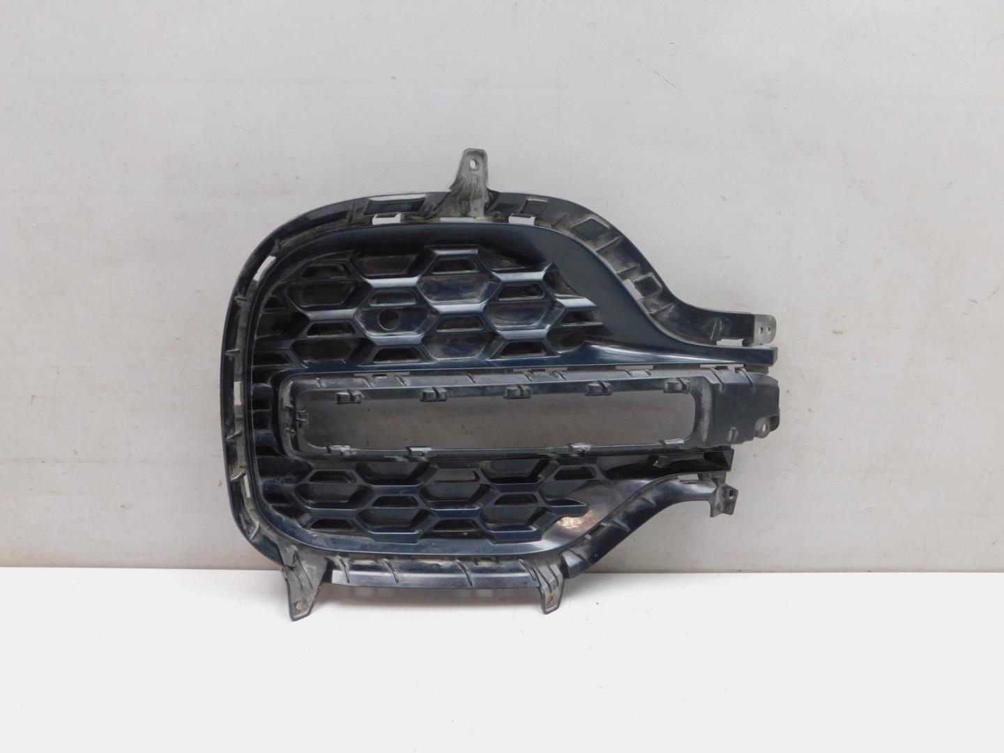 Решетка в бампер правая