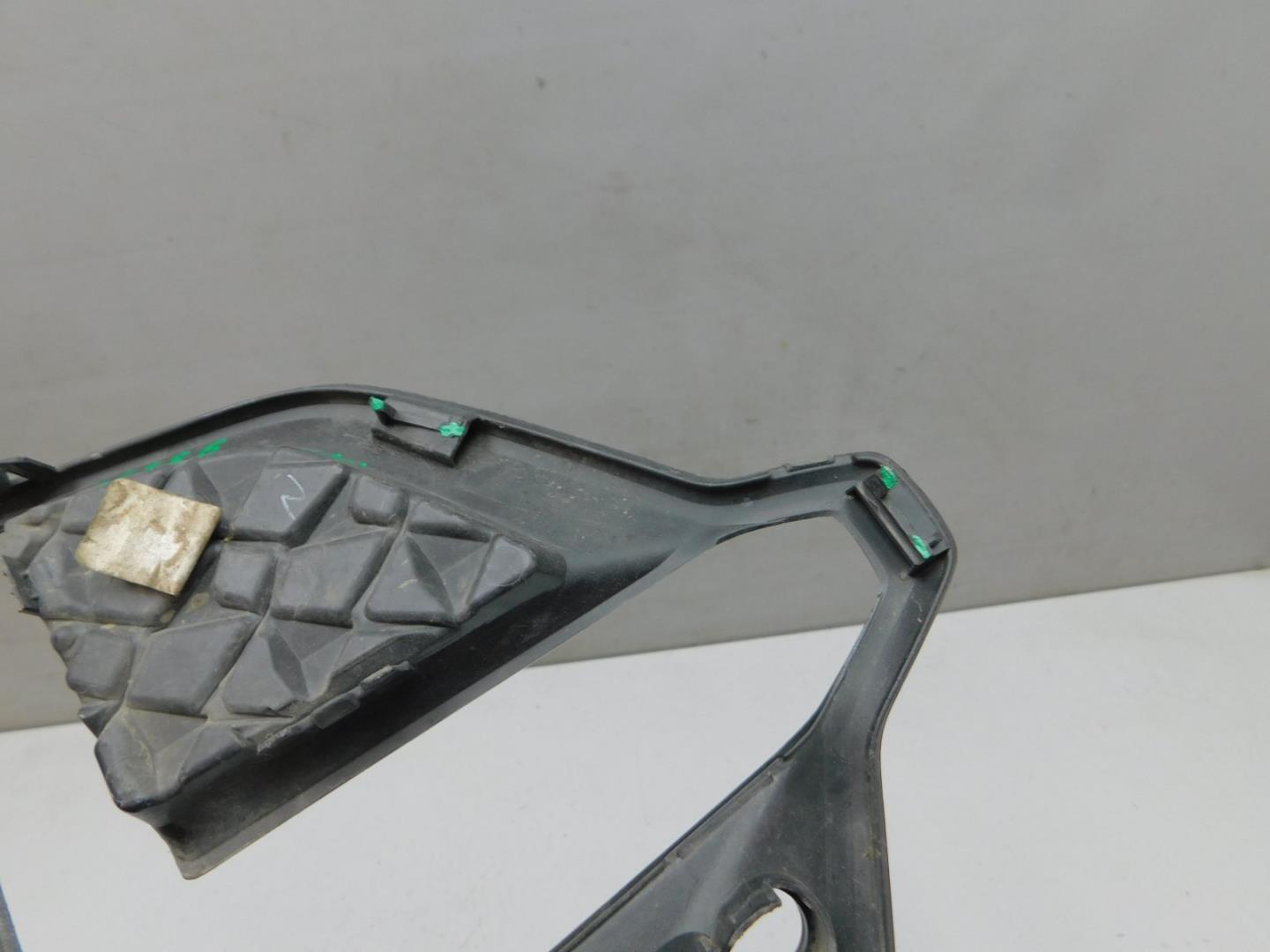 Решетка в бампер левая