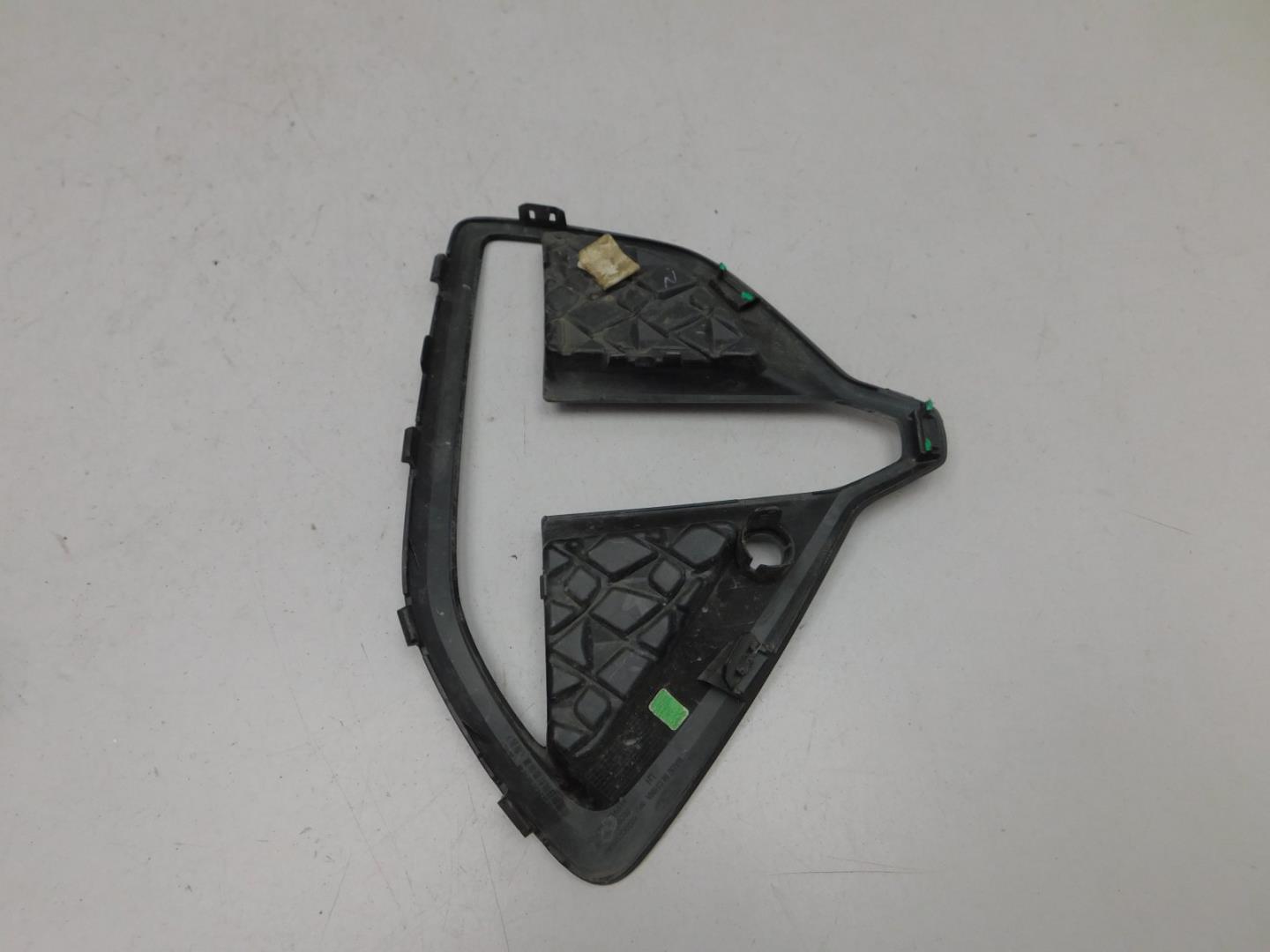 Решетка в бампер левая