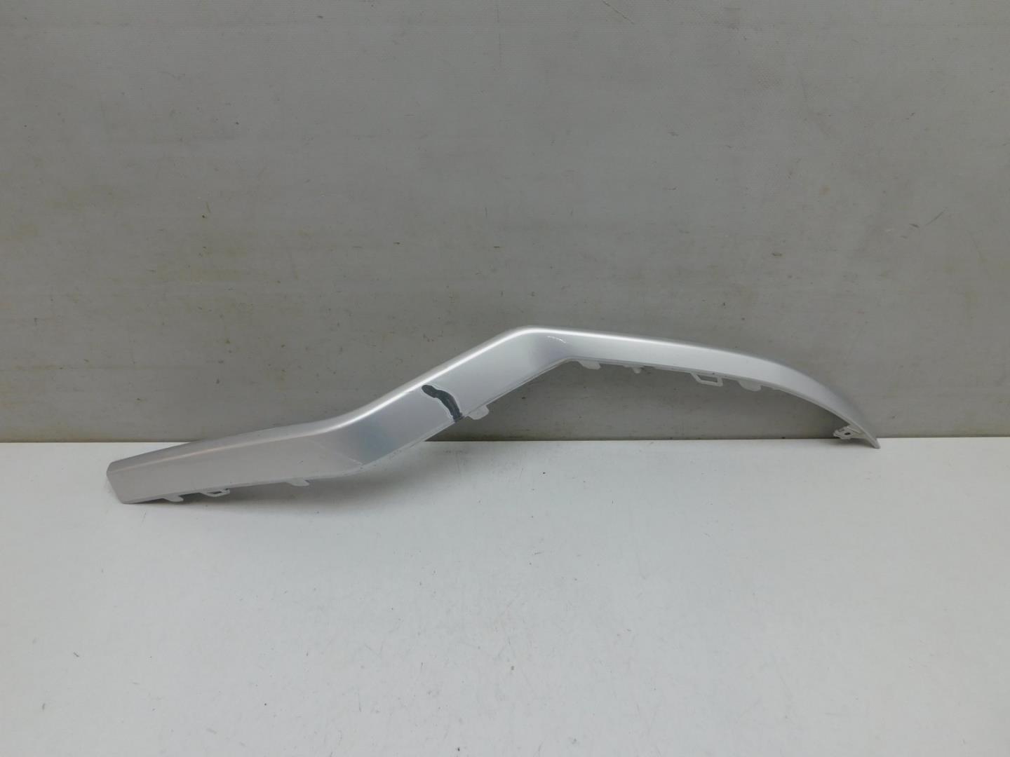 Накладка переднего бампера