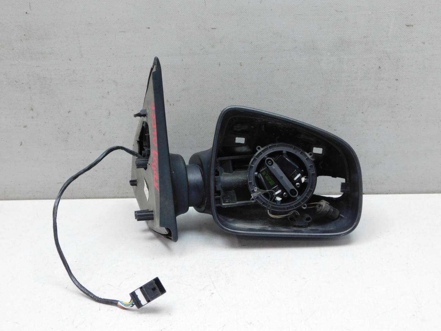 Зеркало правое электрическое