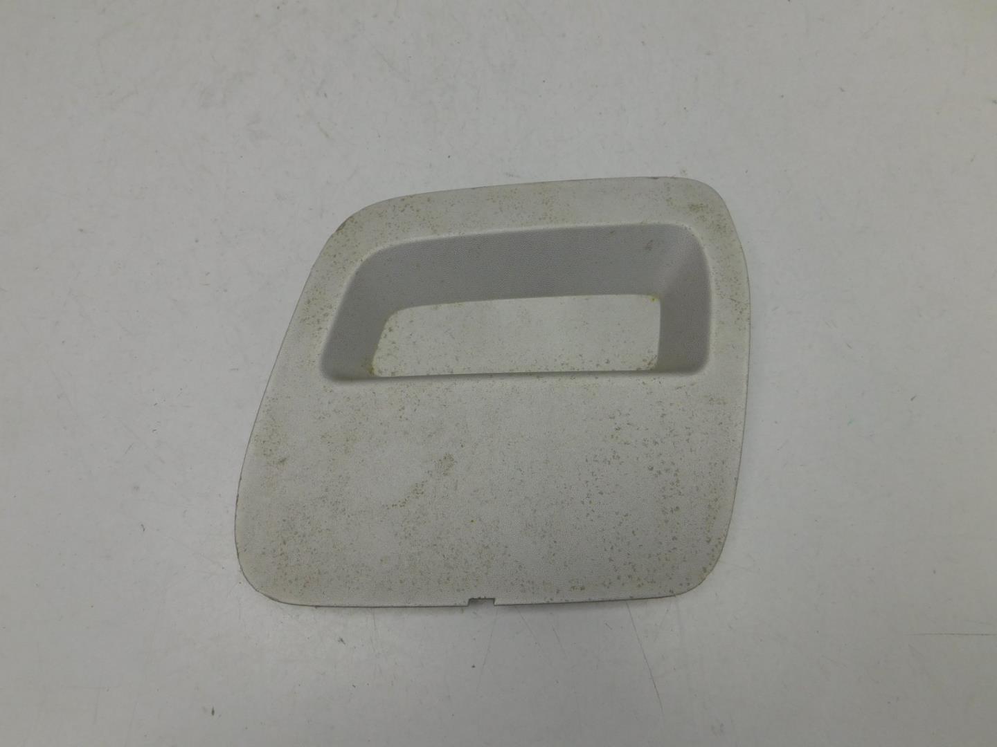 Заглушка буксировочного крюка