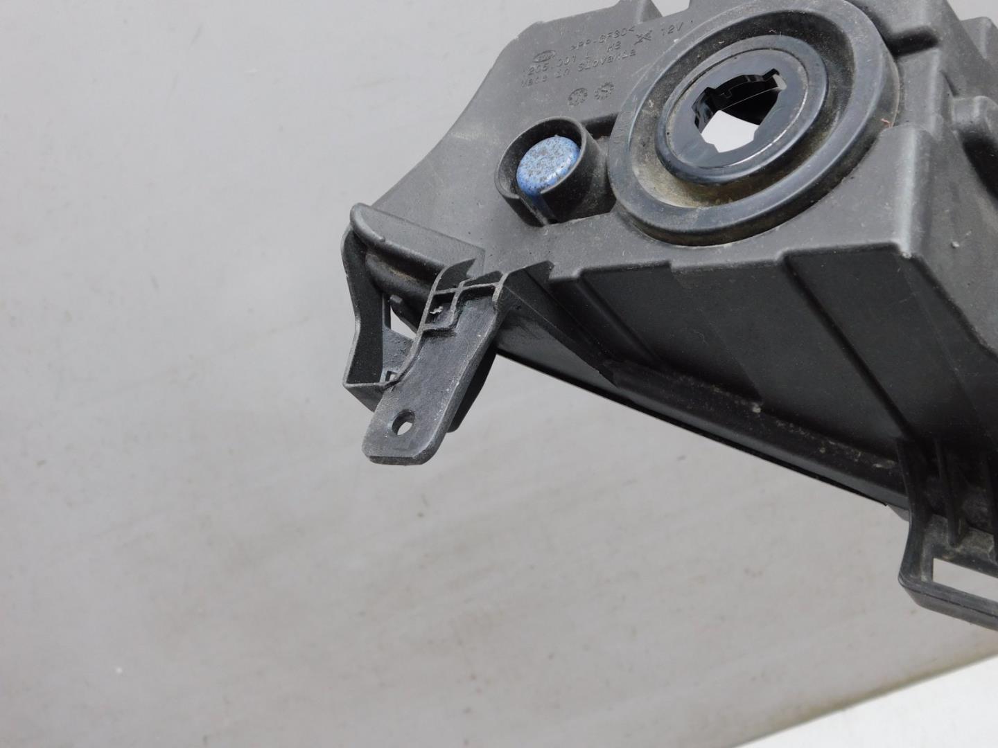 Фара противотуманная левая