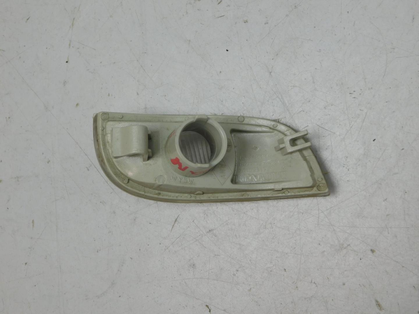 Повторитель поворота белый